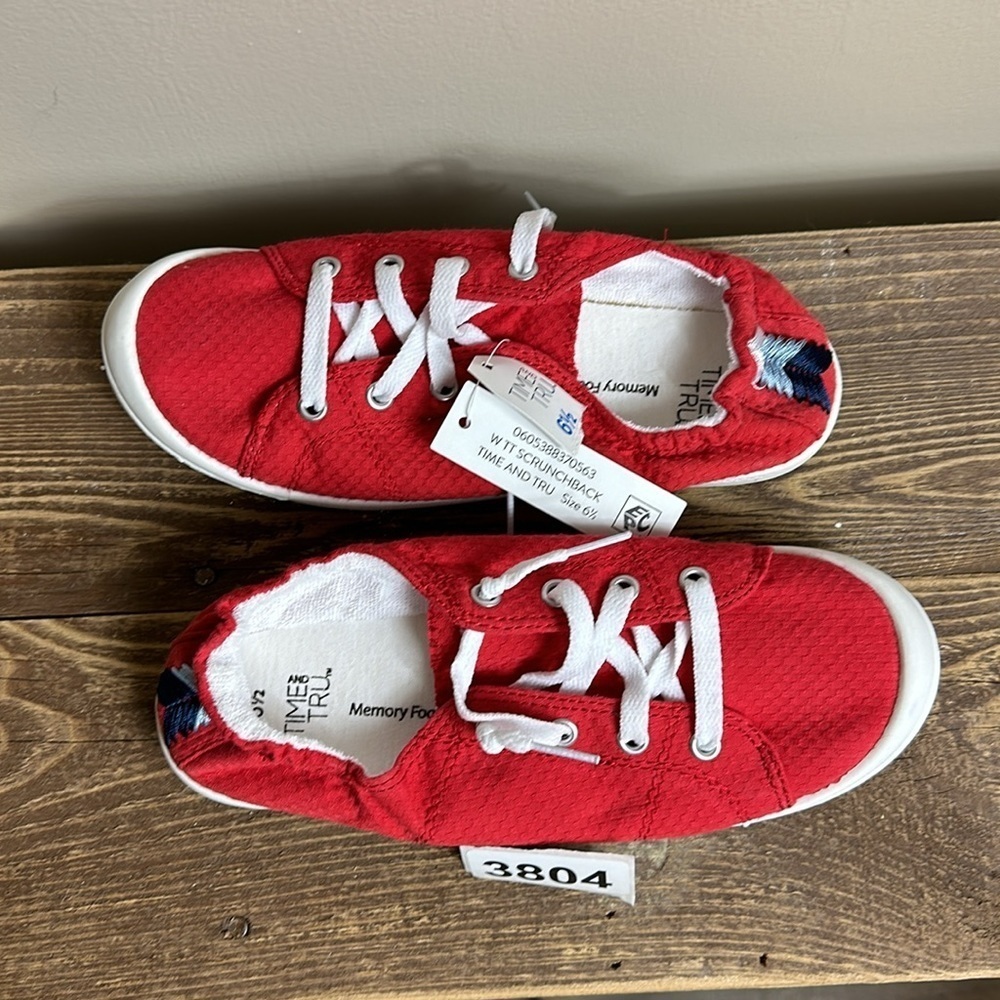 Time & tru red slip on shoes new with tag  6-1/2 memory foam - Picture 2 of 4